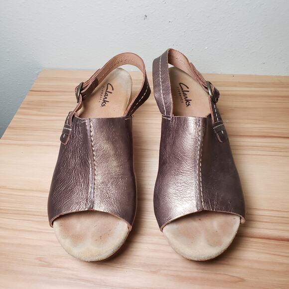 Clarks Women's 7 Brown Metallic Leather Wedge Sandals Buckle Ankle Strap Boho - Picture 1 of 8